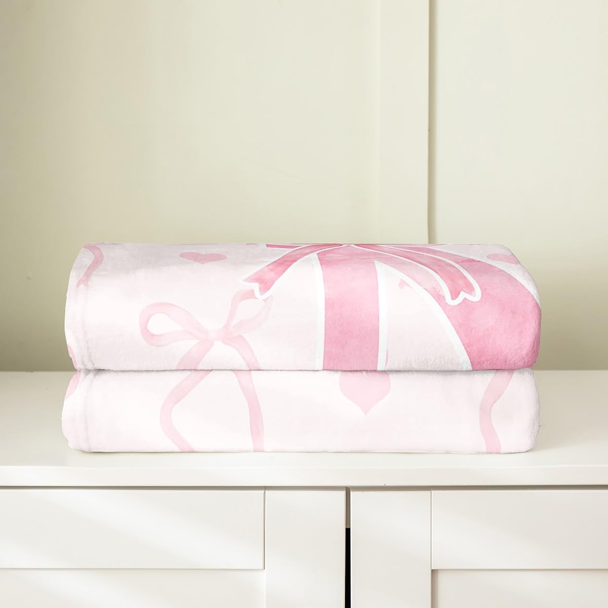 Erosebridal Initial Alphabet A-Z Fleece Throw Blanket 40x50 Inch for Girls Pink N Letter Flannel Blanket Girly Bowknot Room Decor Love Hearts Aesthetic Fairy Bedroom Decor