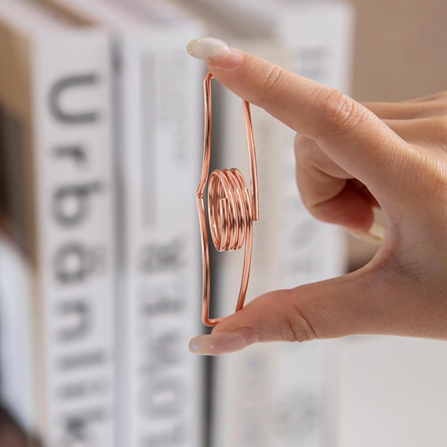 6 PCS Thumb Book Page Holder Professional Thumb Page Holder Metal Book Thumb Holder Book Opener Holder Book Holder Thumb Reading Book Accessories for Reading Lovers(Gold and Rose Gold)