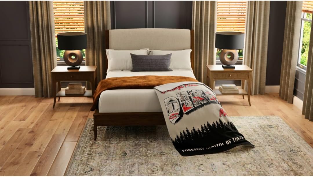 Franco Collectibles Welcome to Derry IT Pennywise Clown Halloween Horror Throw Blanket, Super Soft Cozy Plush Bedding, 46" x 60", (Officially Licensed Product)
