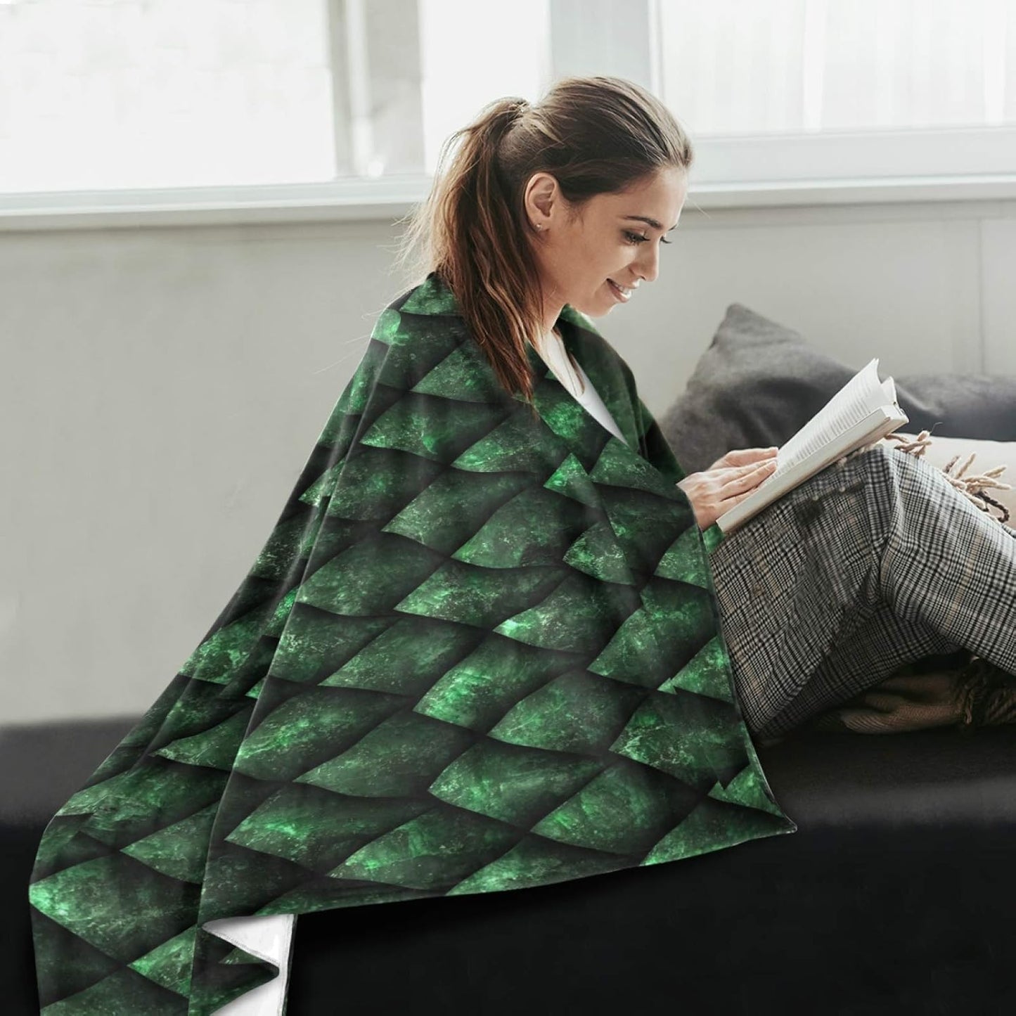 Blueangle Green Dragon Scales Blanket Super Soft Warm Cozy Blanket Lightweight All Season Fleece Throw Blanket for Bed or Sofa, Easy Care (50 x 60 Inches)