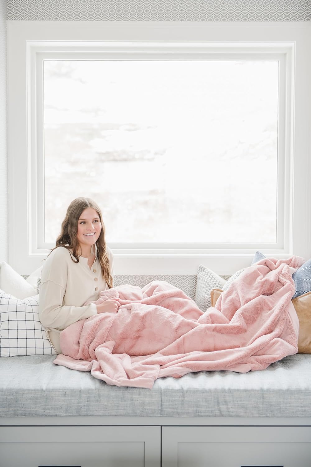 Saranoni Oversized Luxury Blanket | Breathable Super Soft, Lush, Plush Comfy Blankets for Adults | Ballet Slipper Pink - X-Large 60” x 80”