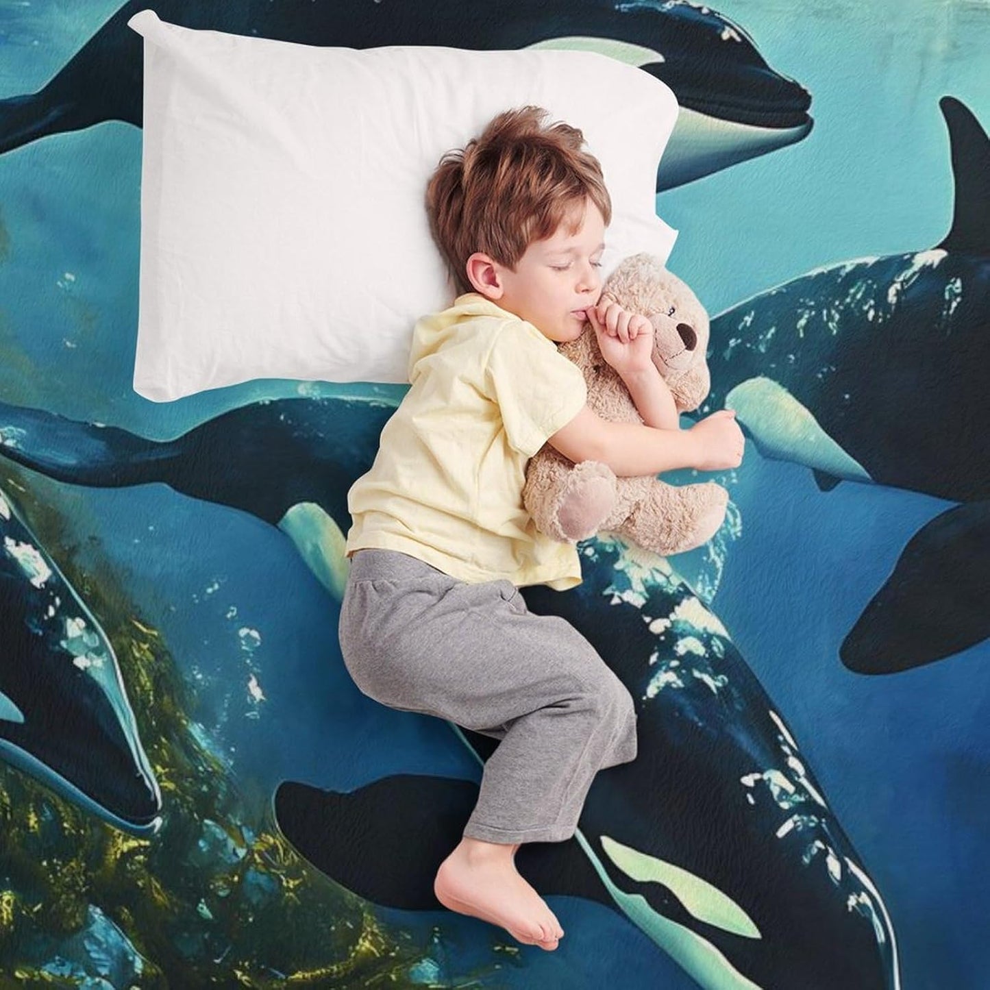Killer Whales Swim Throw Blanket for Couch Bed Plush Cozy Fuzzy Flannel Blanket for All Season 70"x80"