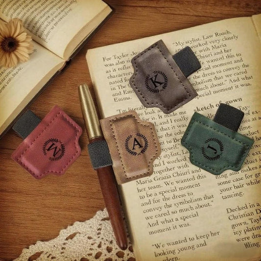 MOTEERLLU Custom Bygonemark Personalized Magnetic Leather Pen Holder Bookmark with Initial for Reading Women, Men, Teacher, Book Lovers Gifts & Accessories(Brown,A)
