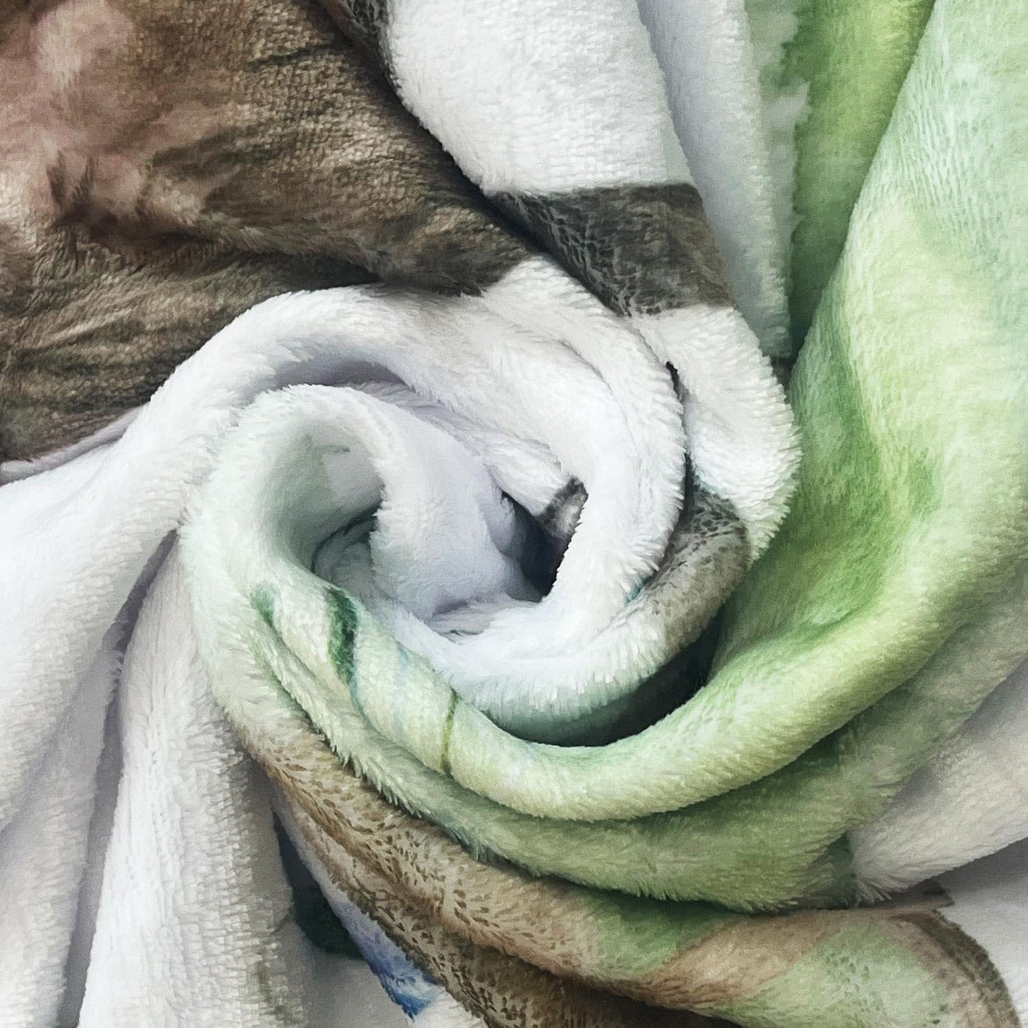 Rustic Cabin Throw Blanket, Super Fuzzy Hunting Camping Forest Blanket, Soft Cozy Plush Lightweight Wild Animal Bear Blanket for Couch, Sofa, Bed & Lazy Napping, Comfort for All-Season, 50X60inch