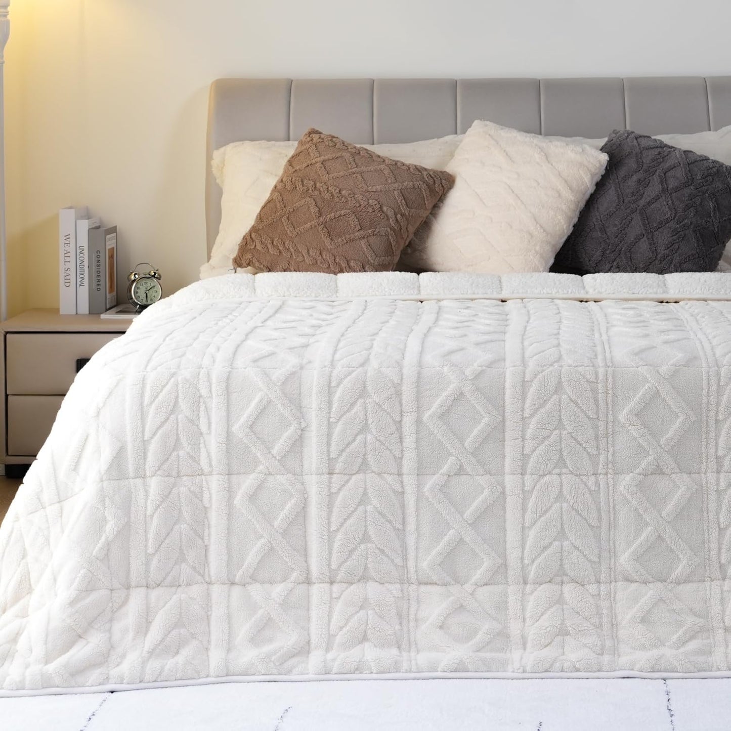 Cottonblue Weighted Blanket 15lbs for Twin/Full Ded - Plush Jacquard Sherpa Bed Blanket for Deep Sleep and Relaxation, Heavy Calm Blankets with Glass Beads, 48x72 Inches, Cream White
