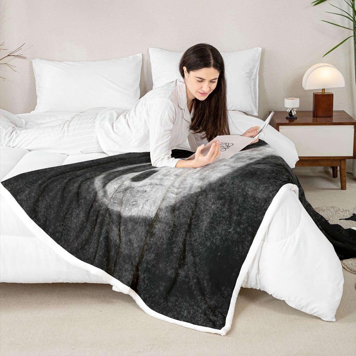 Yin Yang Fleece Throw Blanket for Sofa Couch Bed - Boho Trippy Psychedelic Art Plush Sherpa Blanket - Decorative Gossip Pattern - Traditional Ying Yang Theme - Fuzzy Baby 30x40 Inch