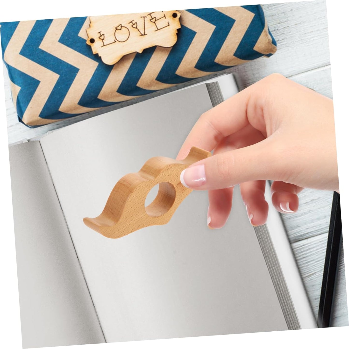ERINGOGO Strong Durable Book Finger Holder Wooden Thumb Page Holder for Reading Smooth for Easy Grip