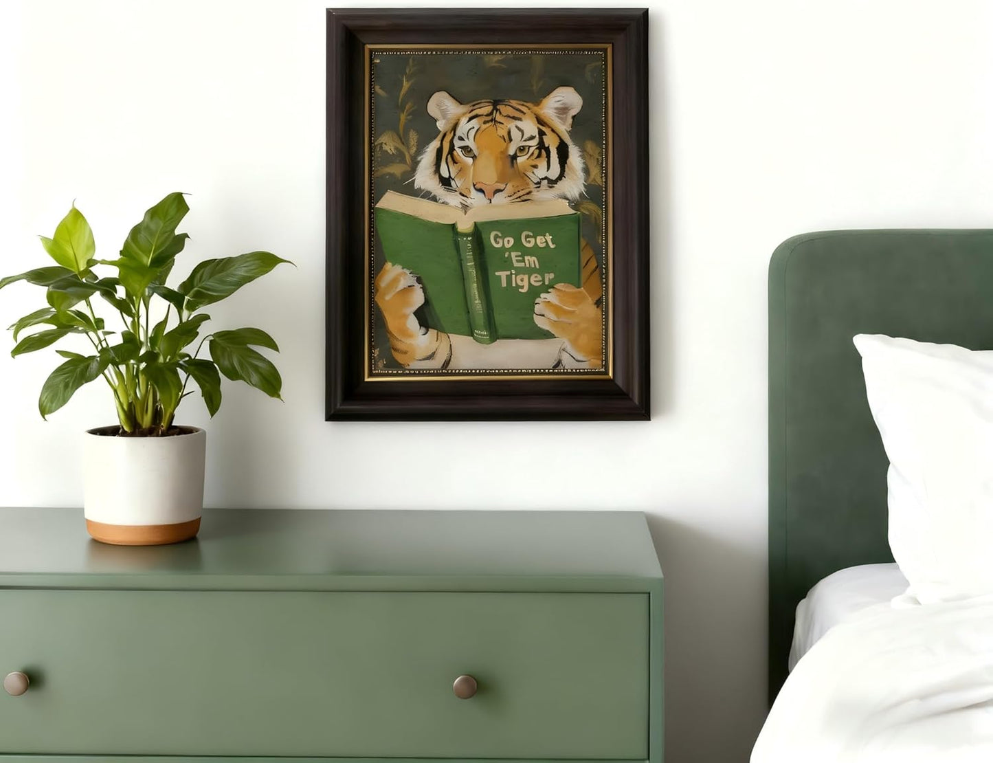 Vintage Framed Wall Art Motivational Tiger Go Get’Em Tiger Animal Reading Painting Picture Wall Decor Humorous Bookworm Poster Print Artwork for Library Office Or Study Home Decoration
