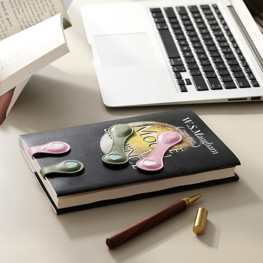 2Pcs Magnetic Leather Bookmarks with Gift Box Magnetic Pen Holder Book Marks Clip Gift for Book Lover Readers Men Women Teachers Students, Heart (Pink+Green)