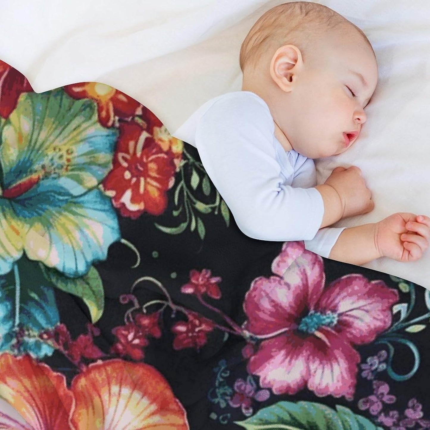 Beautiful Hibiscus Flower Throw Blanket for Couch Super Soft Warm Lightweight Throw Blankets Cozy Flannel Bed Blanket Cute Decorative Blankets for All Seasons Home Decor Gift 30"*40"(76 * 100cm)