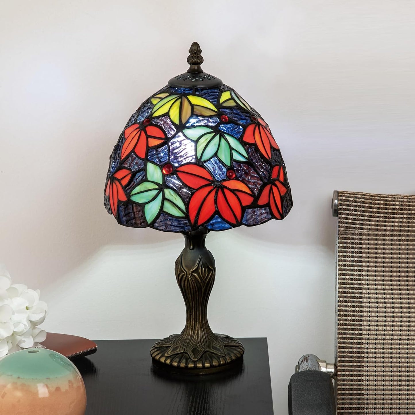 Tiffany Stained Glass Bedside Table Lamp 8-inch Purple Blue Maple Leaf Floral Lampshade Nightstand Light for Bedroom Dorm Living Hallway Coffee Table Office Housewarming Gift (Blue Purple)
