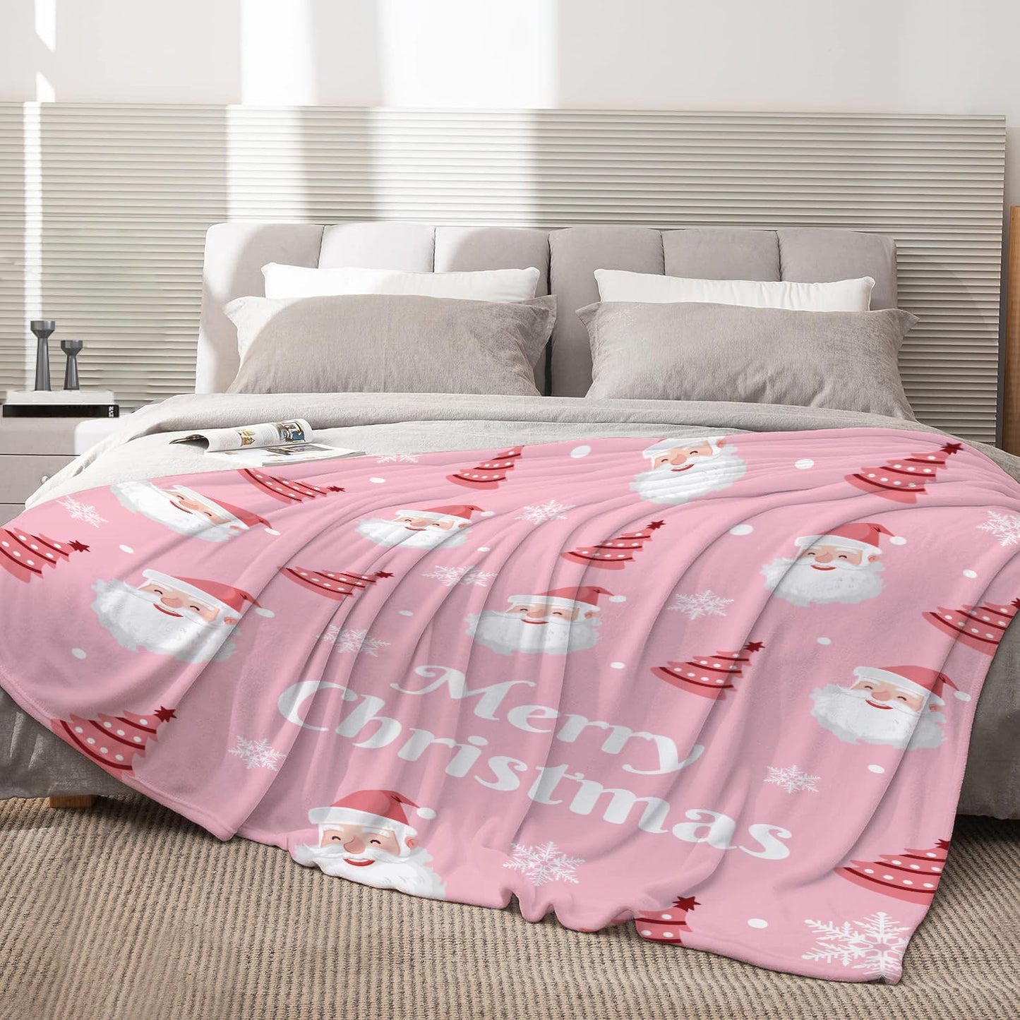 YeeJu Christmas Decorative Throw Blanket Pink Santa Claus Throw Blanket for Couch Sofa Bed Soft Cozy Lightweight Fuzzy Plush Fleece Blankets and Throws Xmas Blanket 50x60