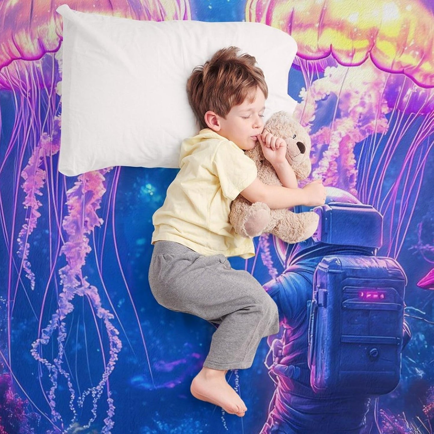 Astronaut Jellyfish Throw Blanket for Couch Bed Plush Cozy Fuzzy Flannel Blanket for All Season 40"x50"