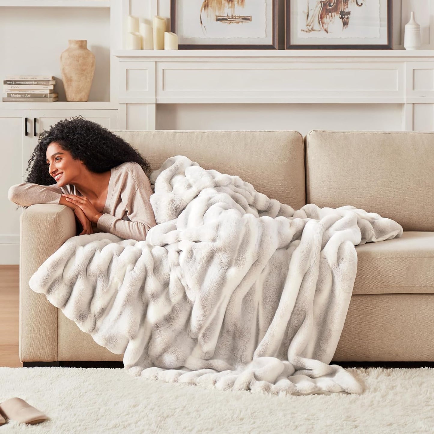 Hyde Lane Ultra Soft Plush Throw Blanket, Fuzzy Faux Rabbit Fur Throws, Luxury Cozy Fluffy Blankets for Sofa, Couch, Living Room Decor, Warm Gift for Women, Frost Fox, 50"x60"