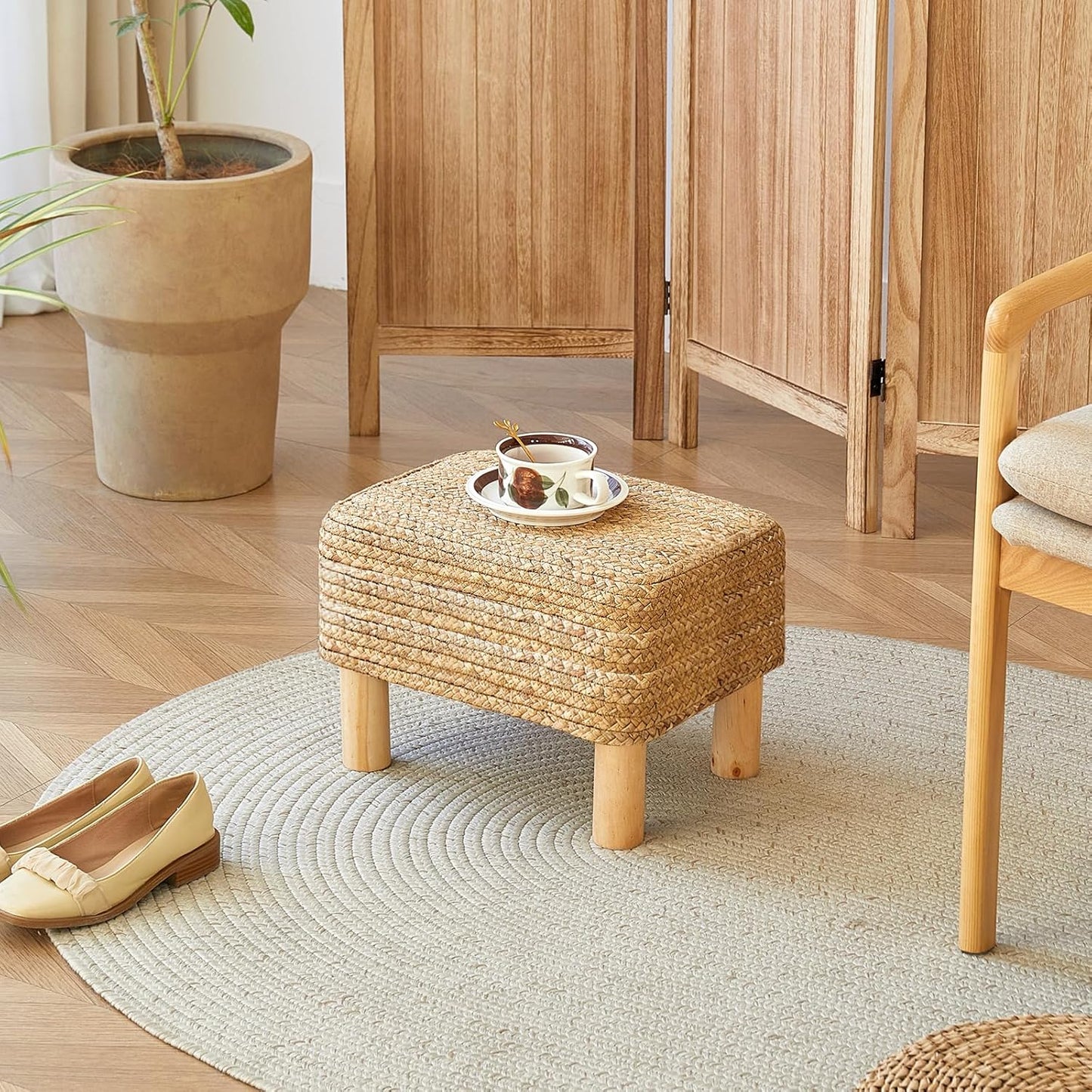 Ottoman Foot Stool Rectangular Footrest Natural Seagrass Footstool with Wooden Legs Hand Weave Multifunctional Modern Dressing Stool, Sofa Side Table for Bedroom for Living Room (Nature)