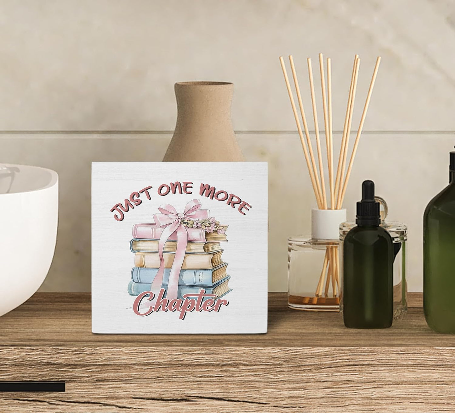Ku-Dayi Reading Book Wooden Box Sign, Just One More Chapter Wood Box Decorations for Kids Reading Room, Preppy Bow Bookish Wooden Block Plaque Desk Shelf Decor for Library Classroom Nursery, 5x5