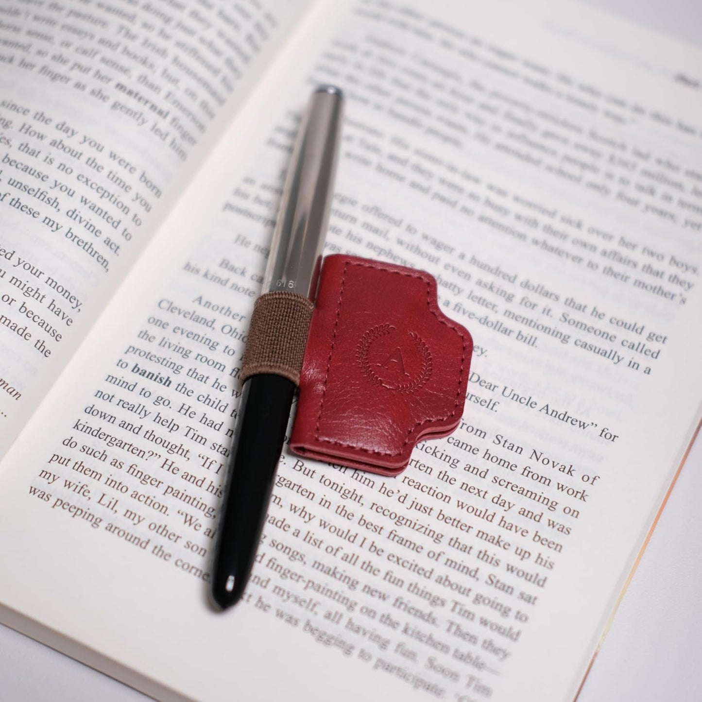 Personalized Magnetic Bygone Mark Bookmark with Pen Holder, 26 Letters Name Initial Custom Leather Book Mark for Women, Gifts for Book Lovers and Readers (Red,J)