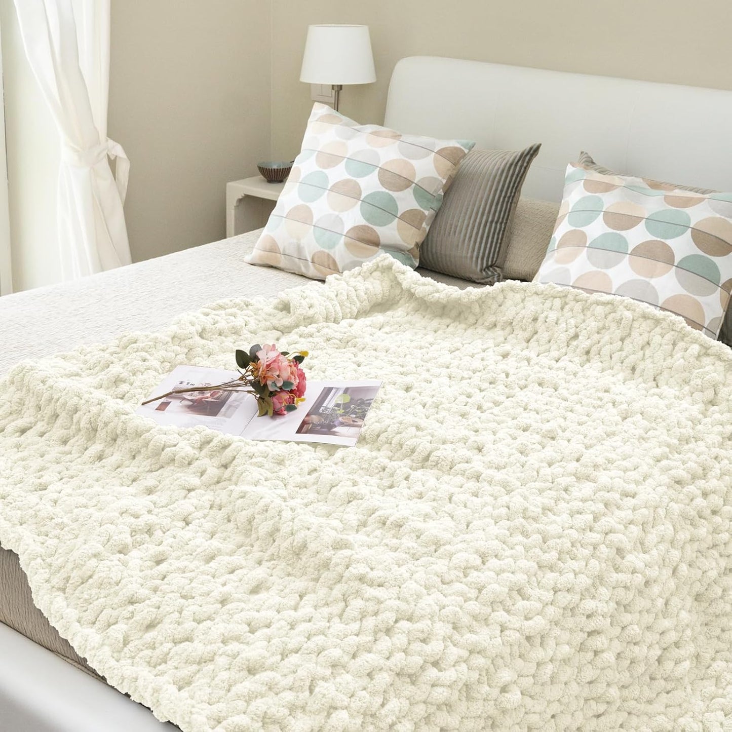Chunky Knit Blanket Throw, 60x80inch Soft Chenille Yarn Throw, Handmade Warm Thick Cable Knit Crochet Blanket, Large Rope Knot Throw Blanket for Couch Bed Sofa,White