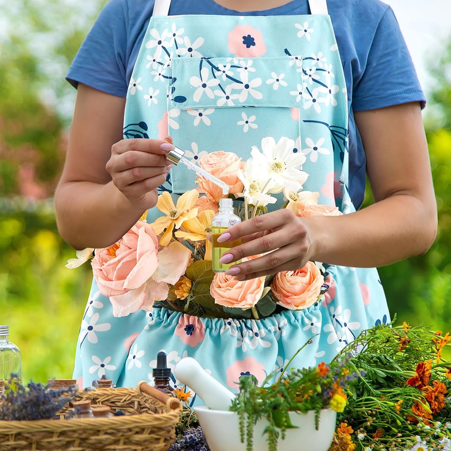 2 Pcs Gardening Apron with Release Pockets, Christmas Gifts for Women, Floral Apron for Harvesting Garden