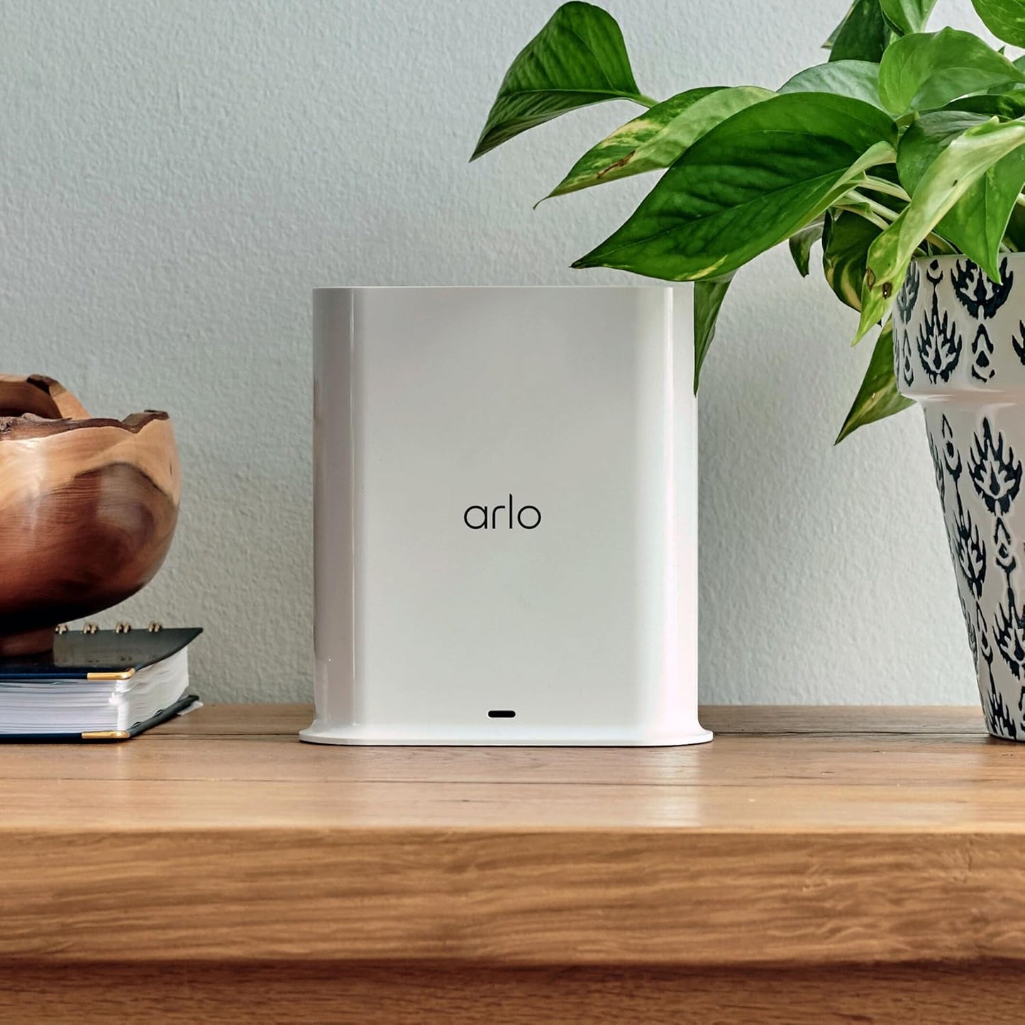 Arlo Pro SmartHub, Arlo Certified Accessory - Connects Cameras to Wi-Fi, Works with: Essential (1/2/3/3 XL, Pro 5S/6/6 XL, Ultra Cameras, Floodlight, Video Doorbell Cameras