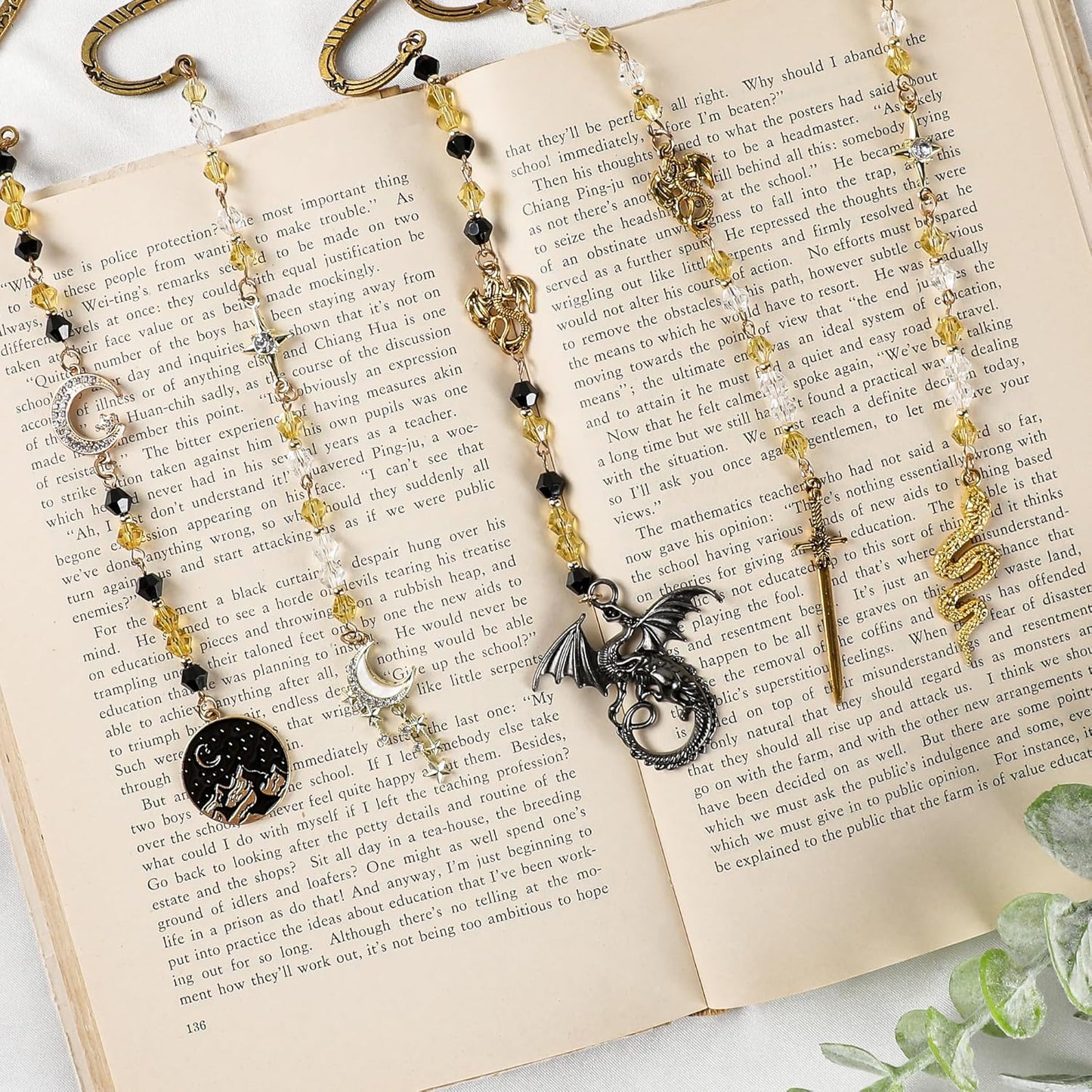 Fantasy Dragon Metal Bookmark - Vintage Fourth Wing Hook Book Marks Page Mark with Beaded Gold Black Dragons Charm for Men Students Teachers Reading Lovers Birthday Gifts School Accessories