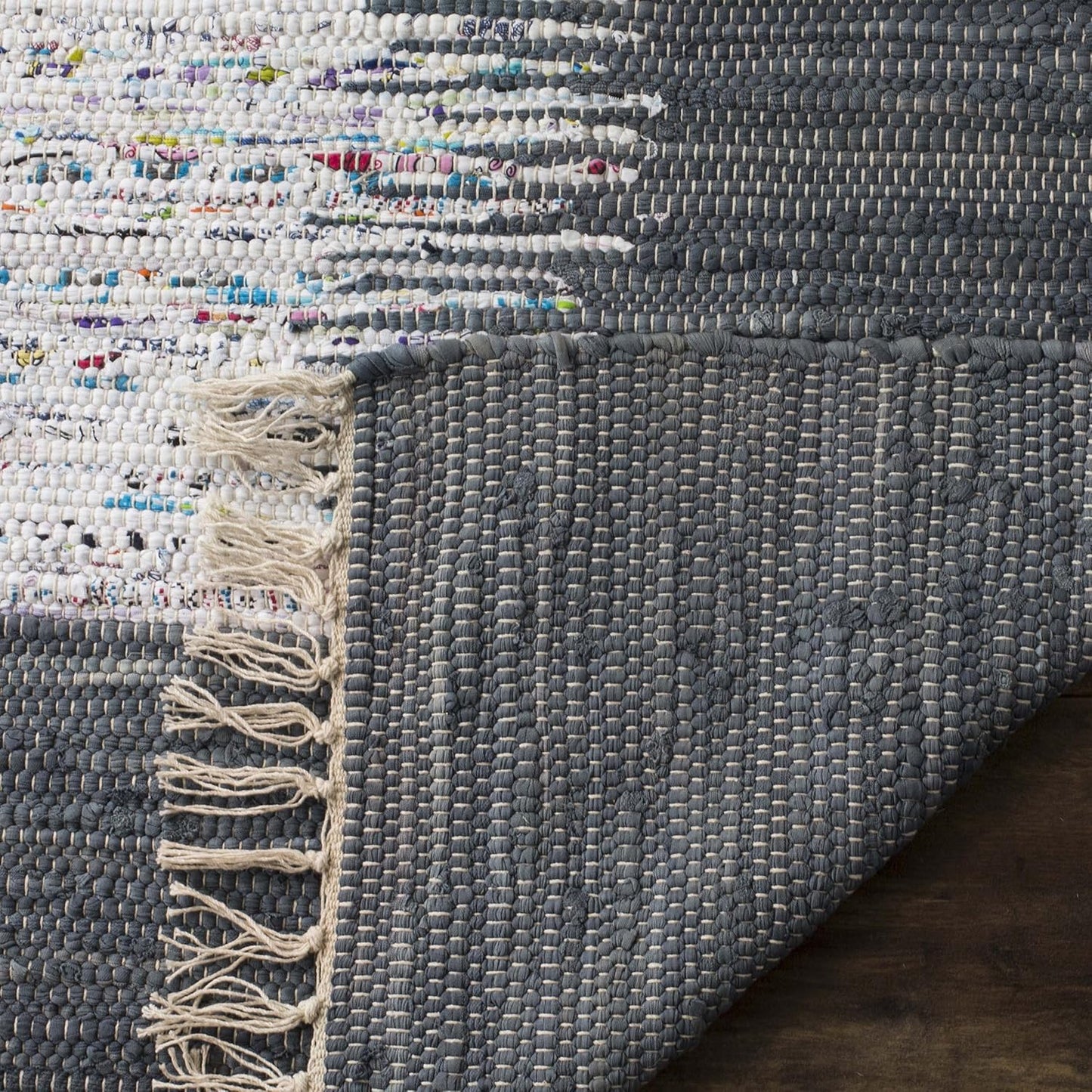 SAFAVIEH Montauk Collection Accent Rug - 4' x 6', Ivory & Grey, Handmade Stripe Fringe Cotton, Ideal for High Traffic Areas in Entryway, Living Room, Bedroom (MTK711G)