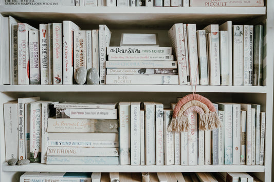 Best Way to Organize Your Books: Cozy Shelving Ideas 2026