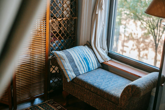 Reading Nook Interior Design Ideas: Classic American Style