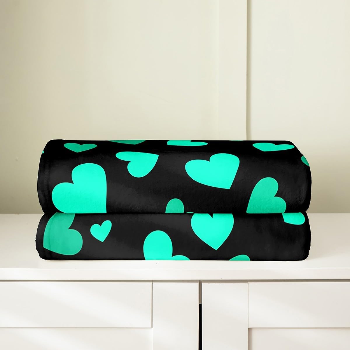 Green Hearts Throw Flannel Blanket,Romantic Valentine's Day Theme Fleece Throw Blanket for Home Decor Sofa Couch,Chic Love Hearts Fashion Green Black Fleece Blanket,40"x50"