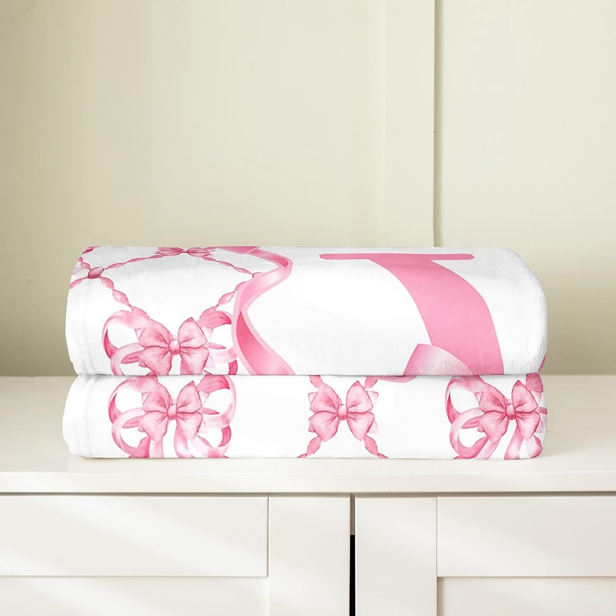 Erosebridal Cute Preppy Bow Flannel Blanket Coquette Bowknot Blanket Queen 90x90 Initial V Throw Blankets