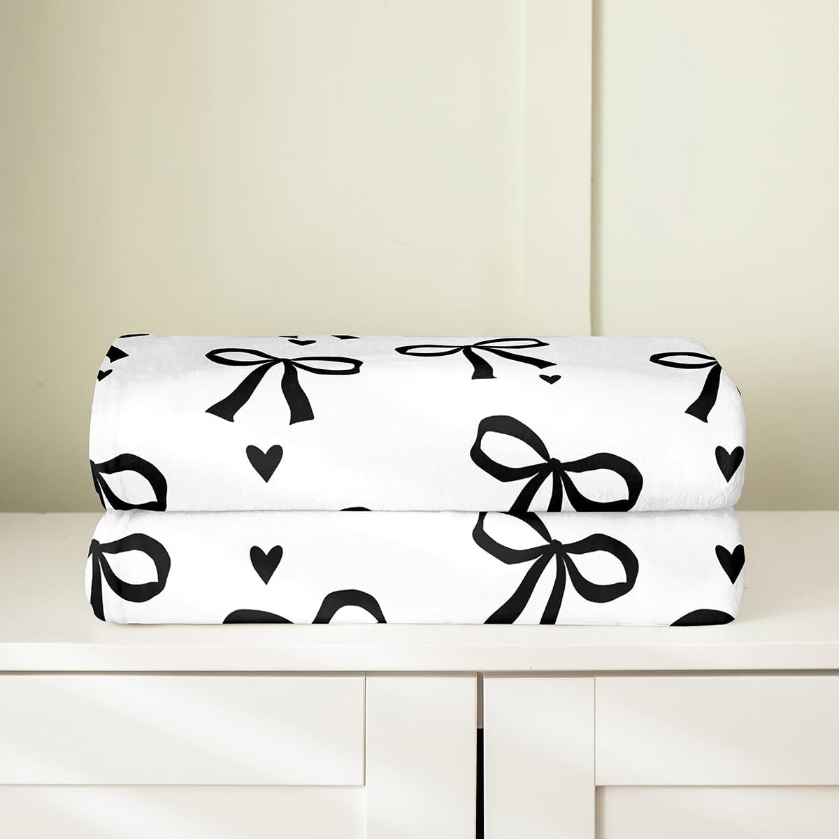 Feelyou Kids Black Bowknot All Season,Bed Blanket,Girls Love Hearts Bow Plush Throw Blanket, Throw 50"x60",Princess Bedroom Room Decor,Bowknot Flannel Fleece Blanket,Romantic Bow
