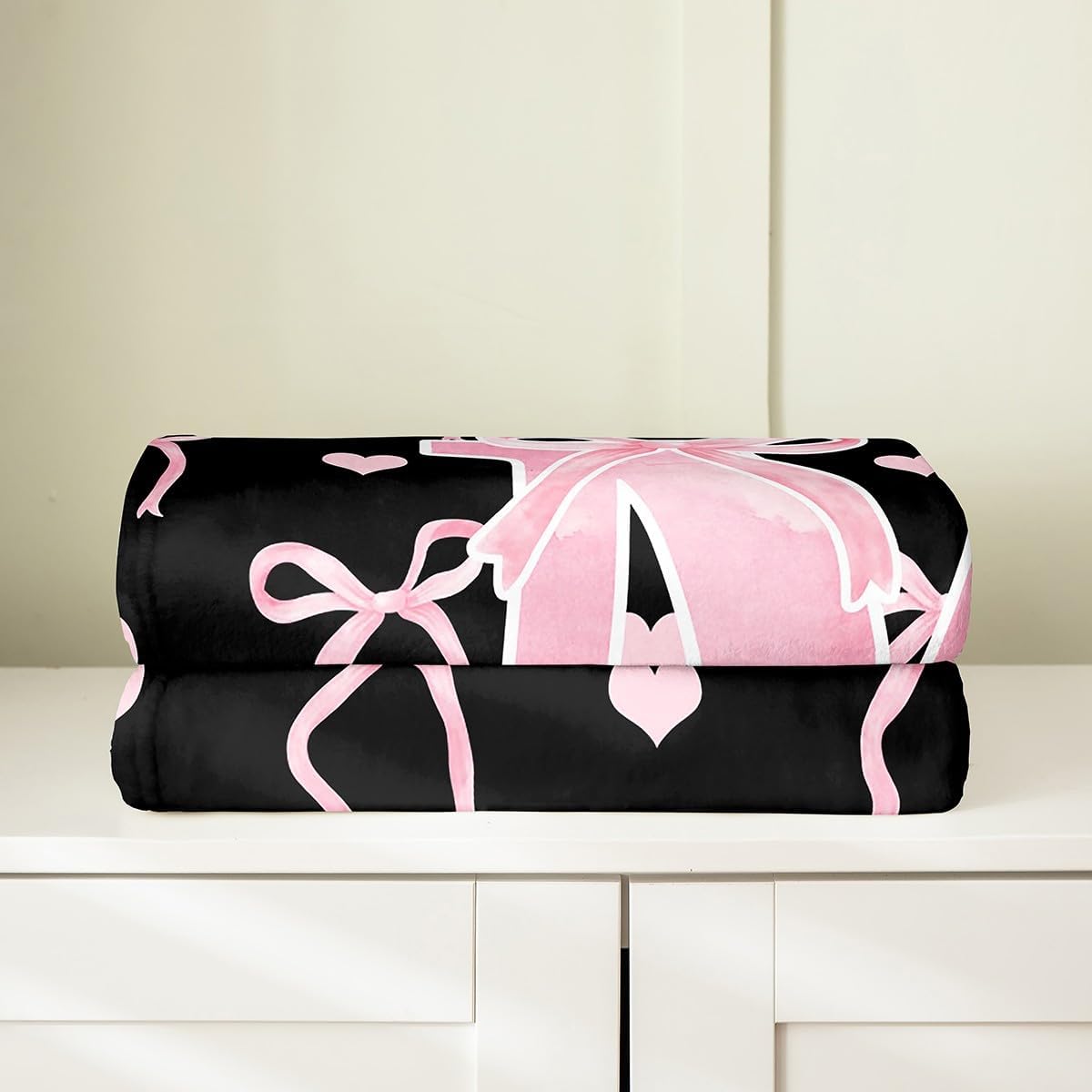 Erosebridal Initial Letter A-Z Flannel Blanket Throw 50x60 Inch for Girls Black Pink M Alphabet Fleece Blanket Ombre Bow Cute Love Hearts Aesthetic Girly Fairy Microfiber Fuzzy Plush Throw