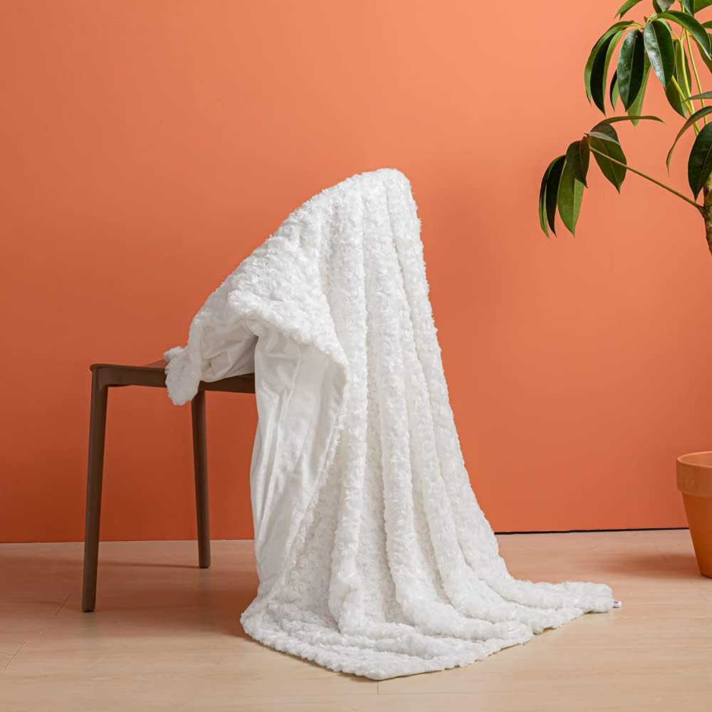 Simple&Opulence Plush Fluffy Throw Blanket Tridimensional Rose Pattern Soft Warm Microfiber Cozy Chic Shaggy Reversible Coverlet for Girls Home Décor Couch, 102"x 88" (King, White)