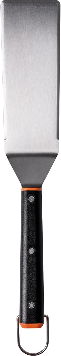 Traeger Grills Flat Top Grill Essentials Kit – 2 Spatulas, Scraper & Squeeze Bottle | Complete Griddle Tool Set for Smash Burgers, Frying & More