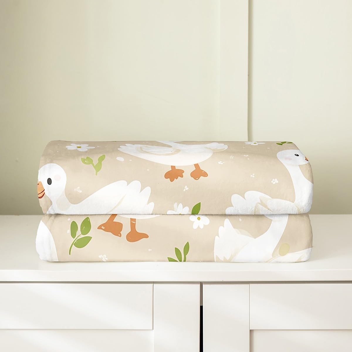 White Goose Flannel Blanket Rustic Duck Fleece Blanket Throw 50x60 Inch - Ultra-Soft for Couch Sofa Bed Cute Floral Fuzzy Plush Throw for Kids Room Farmhouse Country Animal Room Decor