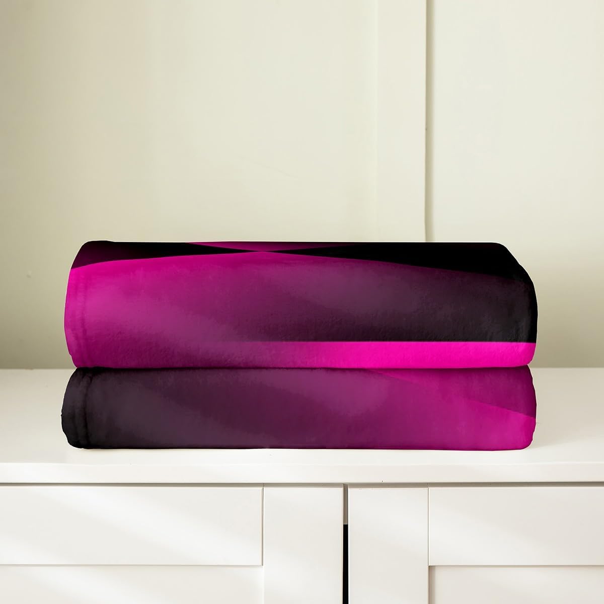 Feelyou Kids Hot Pink Black Plush Throw Blanket, Twin 60"x80" Abstract Art All Season,Bed Blanket for Boys Girls Teens Bedroom Decor Modern Striped Flannel Fleece Blanket Women Men Geometric