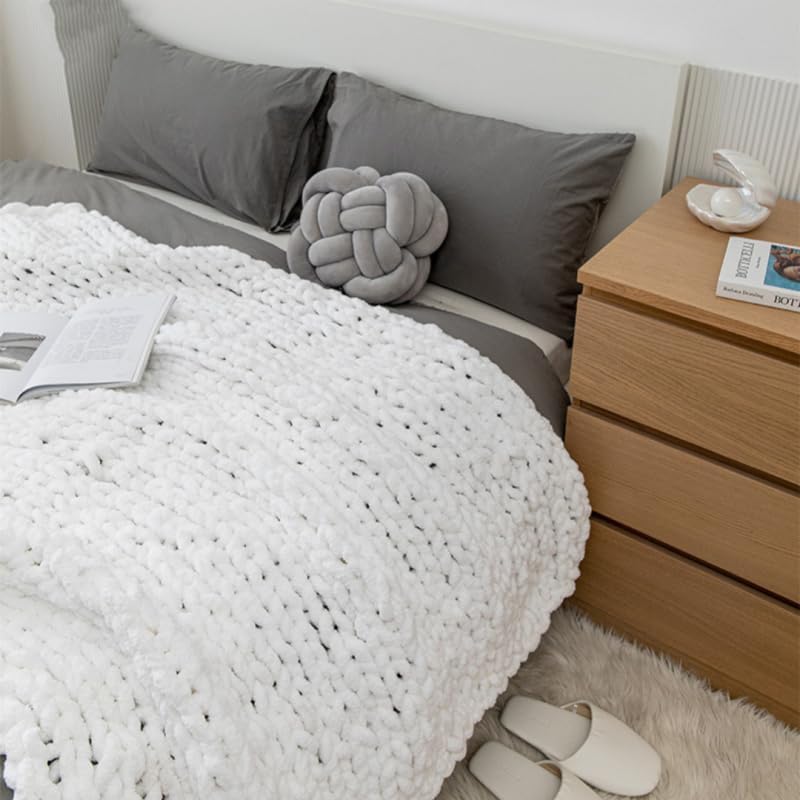 Chunky Knit Blanket Throw 48"*71", Hand Knitted Warm Chenille Throw Blanket, Home Decor Soft Thick Yarn Cable Knit Blanket,Soft Breathable Fleece Banket Christmas for Couch Bed Sofa Best Gift (White)