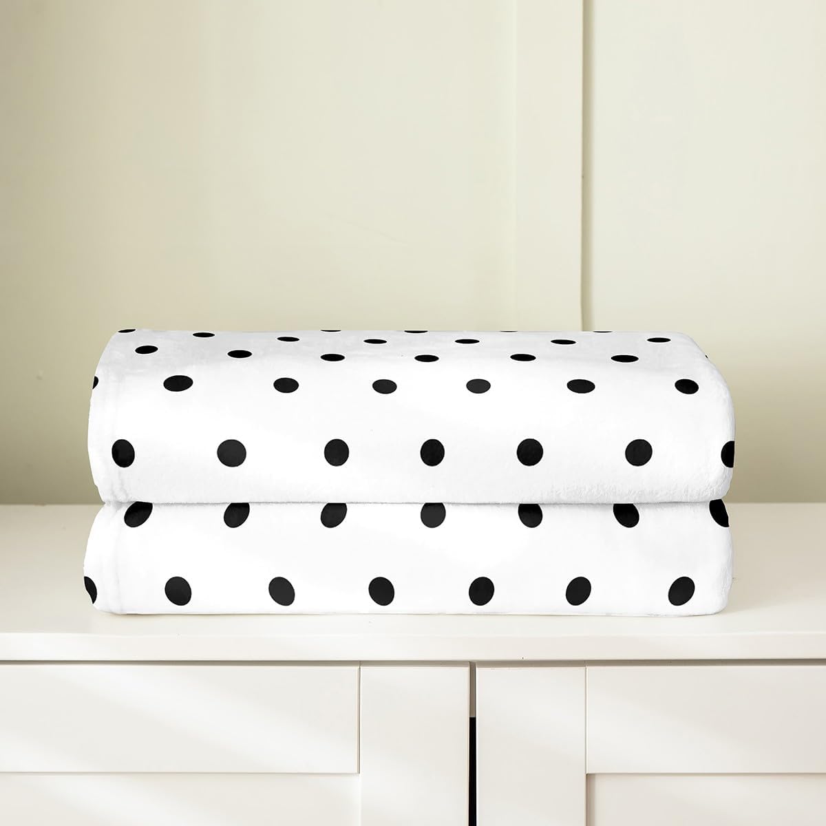 Feelyou Cute Black Polka Dots All Season,Bed Blanket Boys Girls Throw 50"x60" Modern Design Plush Throw Blanket, for Sofa Couch Kids Ultra Soft Stylish Flannel Fleece Blanket Simple Style Room Decor