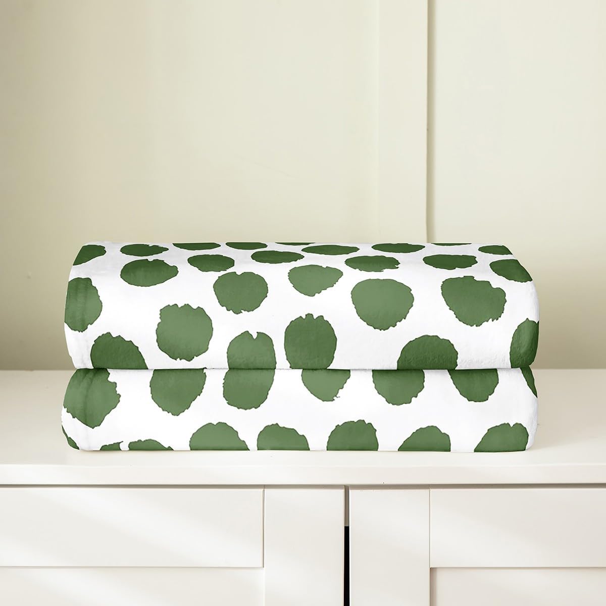 Erosebridal Green Polka Dot Flannel Blanket Queen 90x90 Minimalists Boho Modern Fleece Blanket Watercolor Aesthetic Fuzzy Plush Throw Graffiti Geometric Abstract Decor