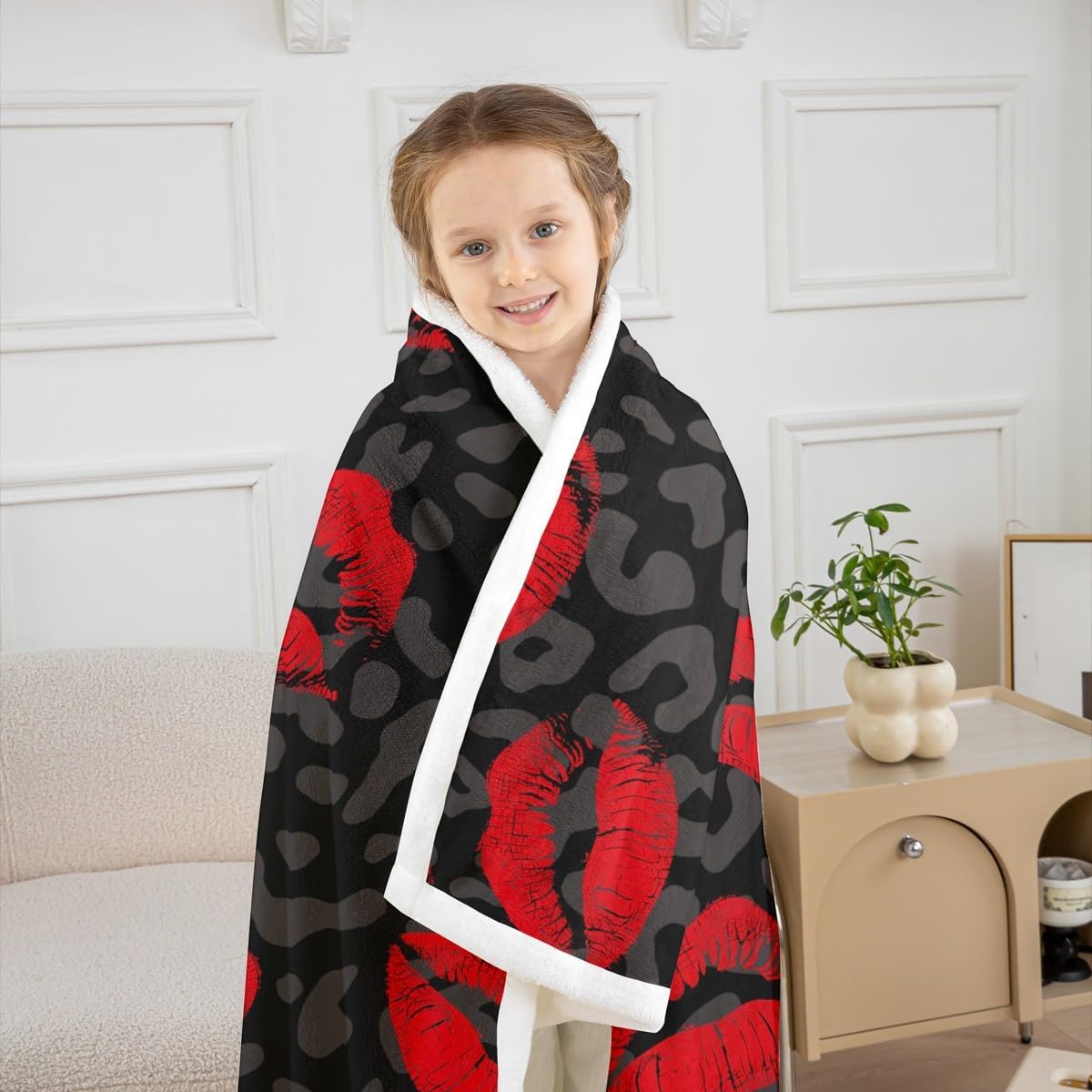 Castle Fairy Red Lips Print Fleece Throw Blanket, 50x60 Inch, Kiss Marks Pattern on Dark Black Leopard Background, Fuzzy for Sofa Couch, Romantic Style Polyester Flannel