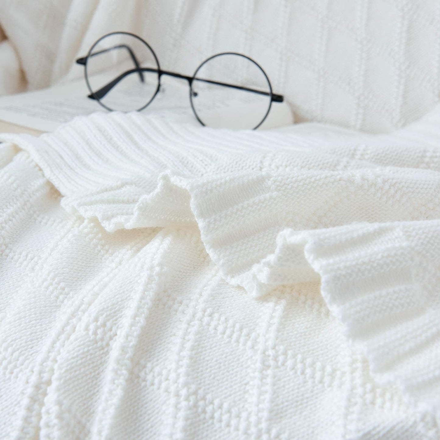Longhui bedding 100% Cotton Pure White Cable Knit Throw Blanket for Couch with Bonus Laundering Bag – Large 50 x 60 Inch Thick, Extra Cozy, Machine Washable, Comfortable Home Decor