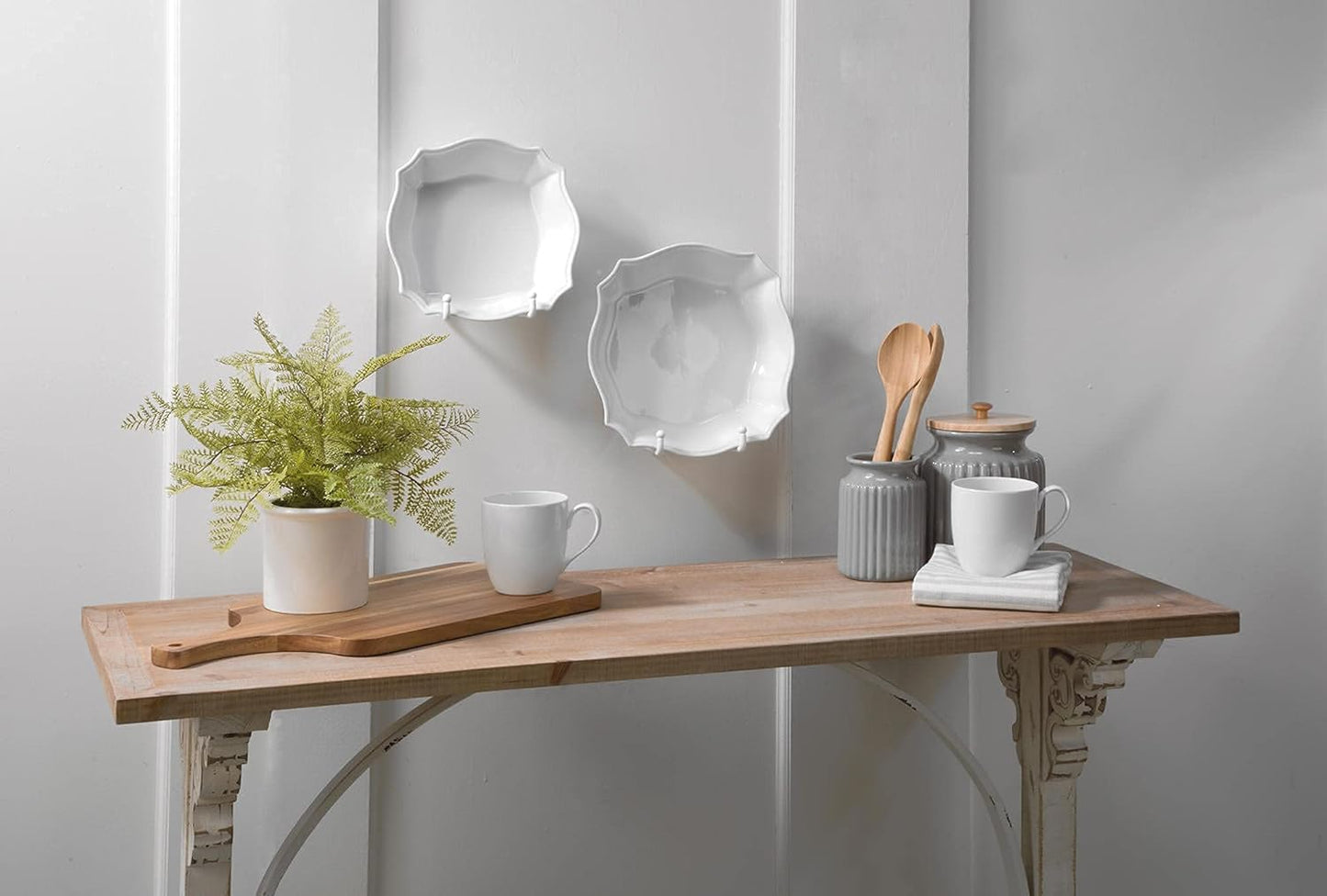 TRIPAR Large White Metal Display Rack for Large Bowls, Platters, Cookbooks and Artwork