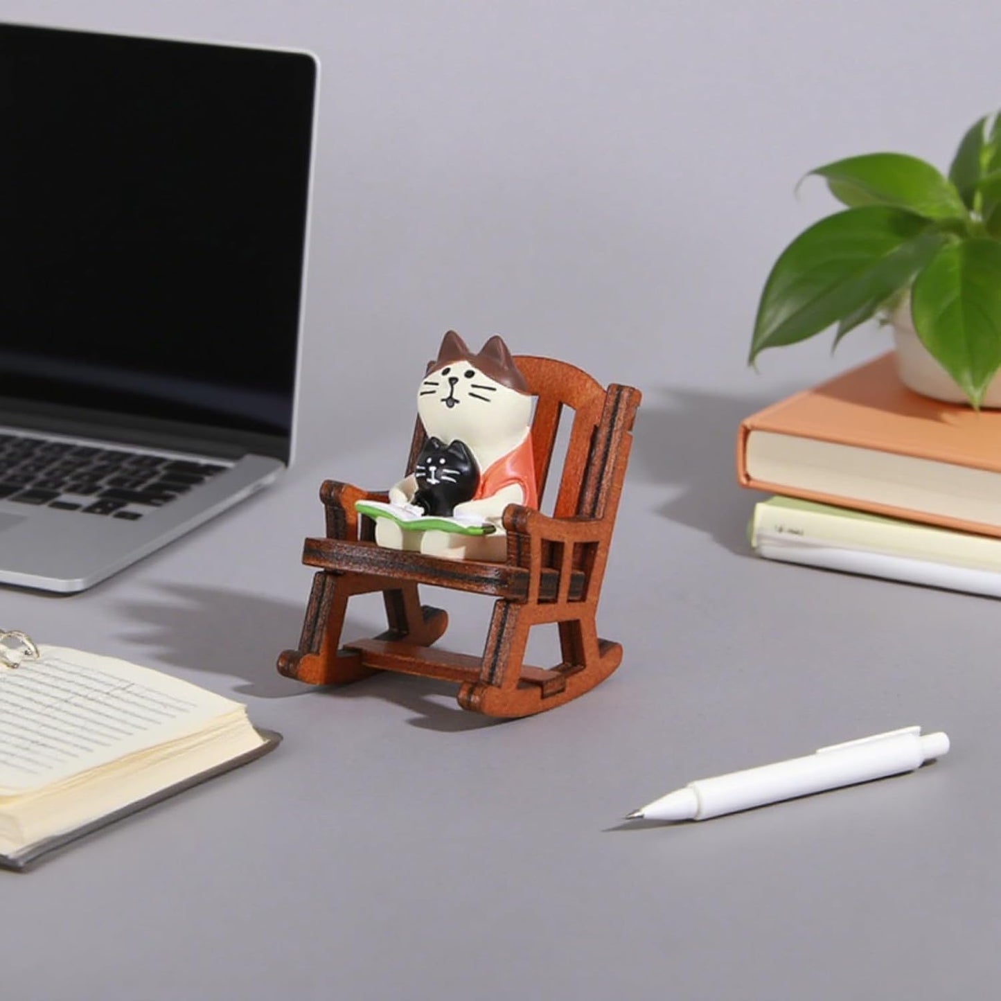Miniature Cat Reading Figurine with Wooden Rocking Chair Set, White and Black Cats, for Office Desktop Decor, 2.4x3.3x4 cm, Funny Gifts for Mom Grandma, Cute cat Kitty Gift, Fairy Garden Decor