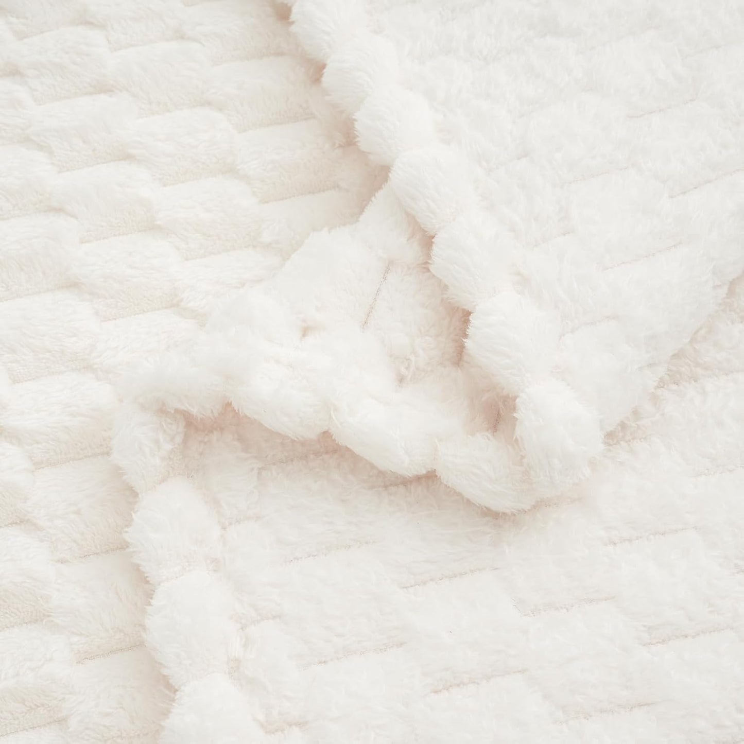 Vessia Flannel Fleece Throw Blanket, 3D Jacquard Cream Fuzzy and Warm Blanket for Couch, Sofa, Bed, 300GSM Super Soft Touch Cozy Home Decor for All Seasons (50x70 inches)