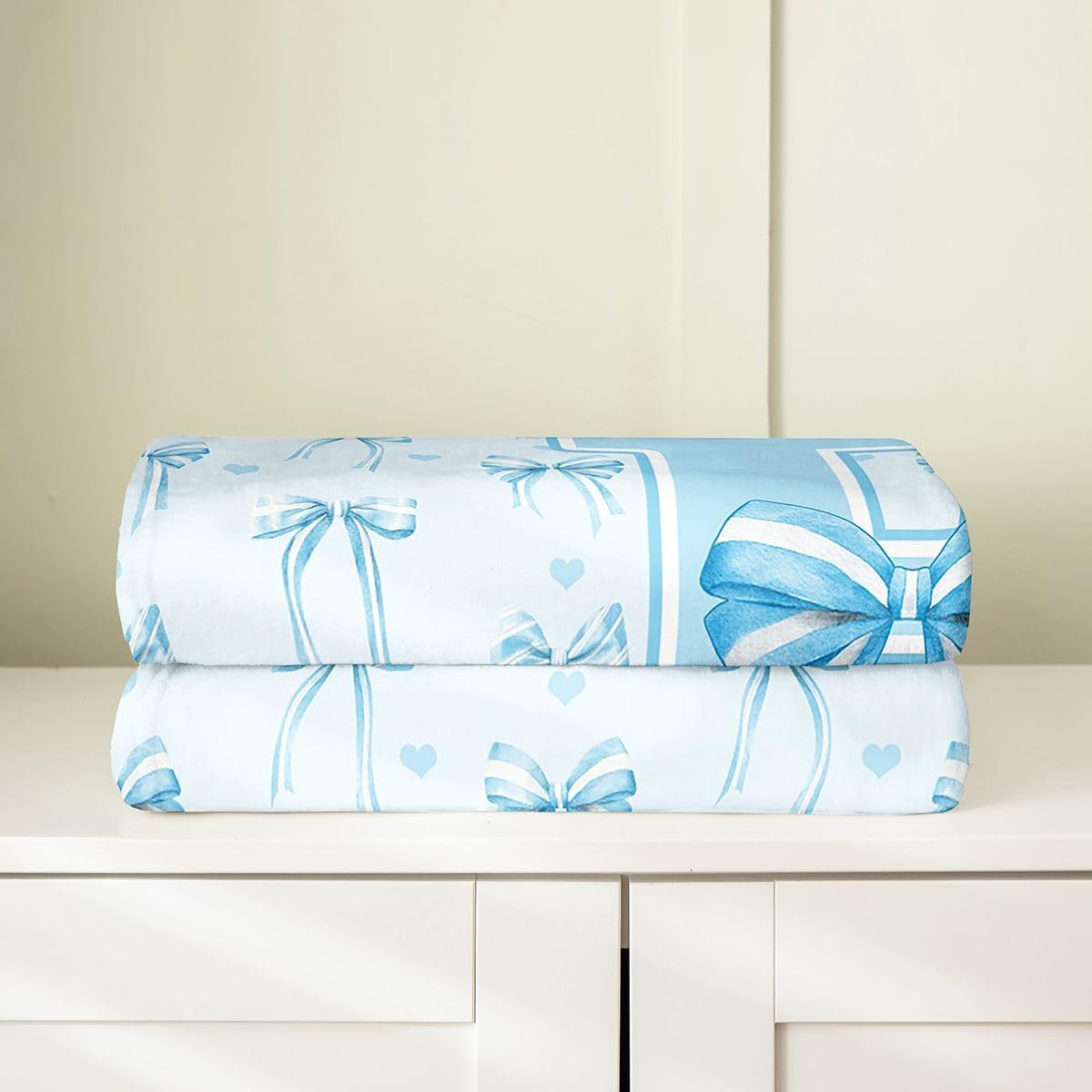 Feelyou Cute Blue Bow Fleece Throw Blanket Personalized Initial E Flannel Blanket Plush Fuzzy Monogrammed Kawaii Coquette Bow Knot Throw 50"x60" Dreamy Princess Style Bedroom Decor