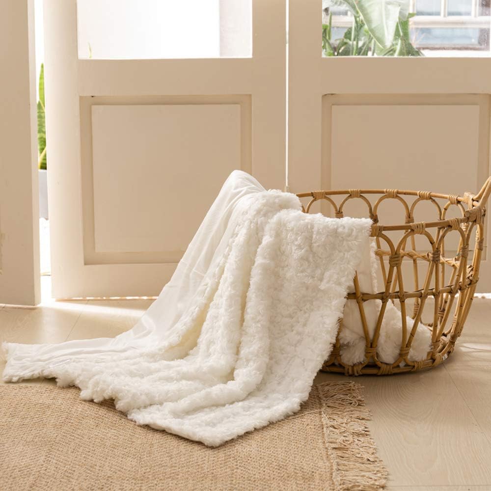 Simple&Opulence Plush Fluffy Throw Blanket Tridimensional Rose Pattern Soft Warm Microfiber Cozy Chic Shaggy Reversible Coverlet for Girls Home Décor Couch, 102"x 88" (King, White)