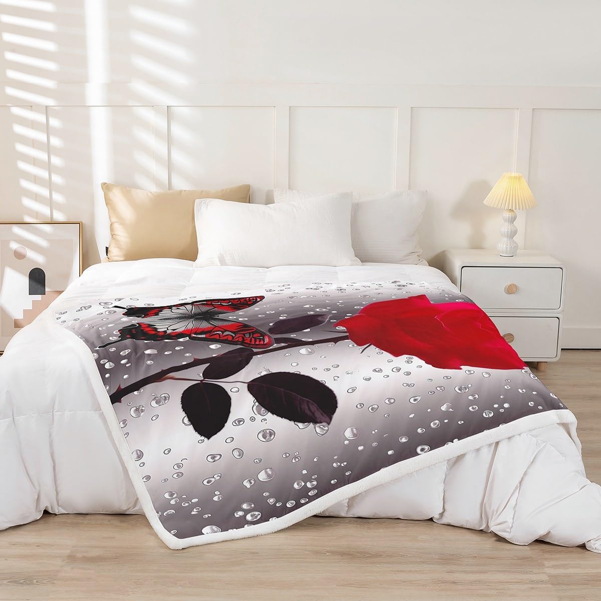 Feelyou Red Rose Sherpa Blanket Butterfly Decoration Plush Blankets and Throws Botanical Throw Blanket Soft Luxury Fuzzy Blanket for Bed Sofa Couch Twin