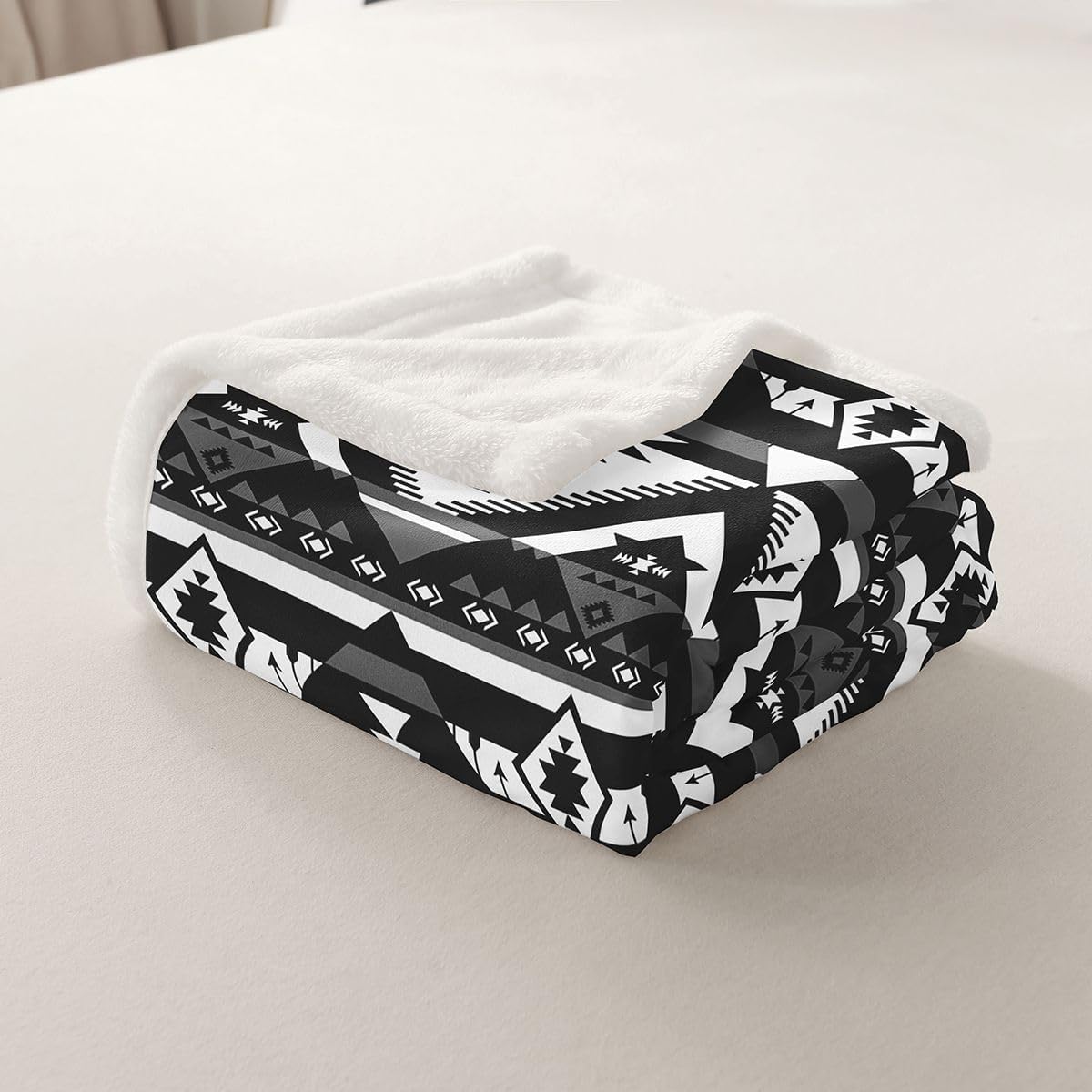 Feelyou Western Sherpa Throw Blanket for Couch Southwestern Aztec Super Soft Cozy Fleece Geometric Vintage Blanket for Winter, Plush Throw Boho Tribal Throw 50"x60" Black and White All Season