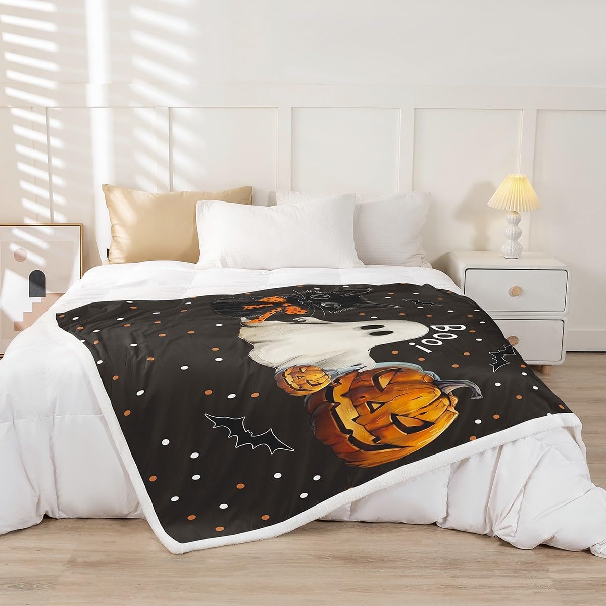 Manfei Cute Ghost Throw Blanket Pumpkin Lantern Cat Print Bed Blanket for Kids Girls Room Decor, Halloween Theme Blanket for Couch Sofa, Soft and Breathable Fleece Blanket(30 x 40 Inches)