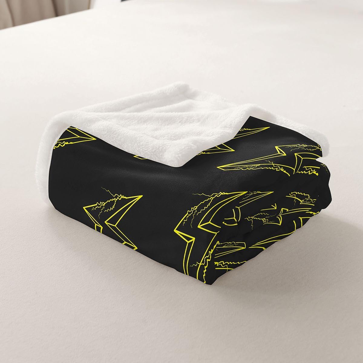 Lightning Pattern Bed Blanket Kids Girls Yellow and Black Sherpa Blanket Soft Cozy Lightweight Lightning Sign Plush Fleece Modern Cool Blanket Gifts for Bed Chair Office Sofa(Throw 50"x60")